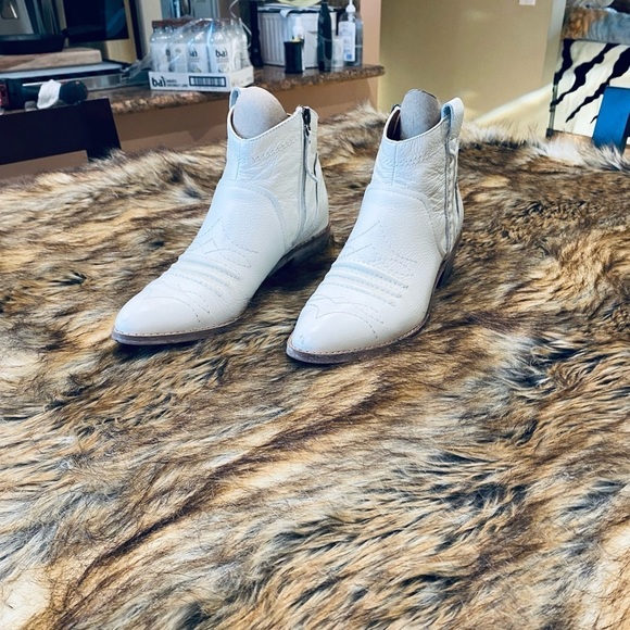 Copy - Zodiac KELSEY BOOTIES WHITE LEATHER - Picture 3 of 9